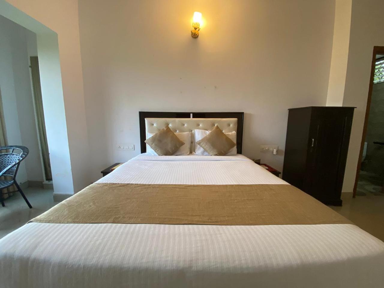 Green Field View Hotel Candolim Exterior photo