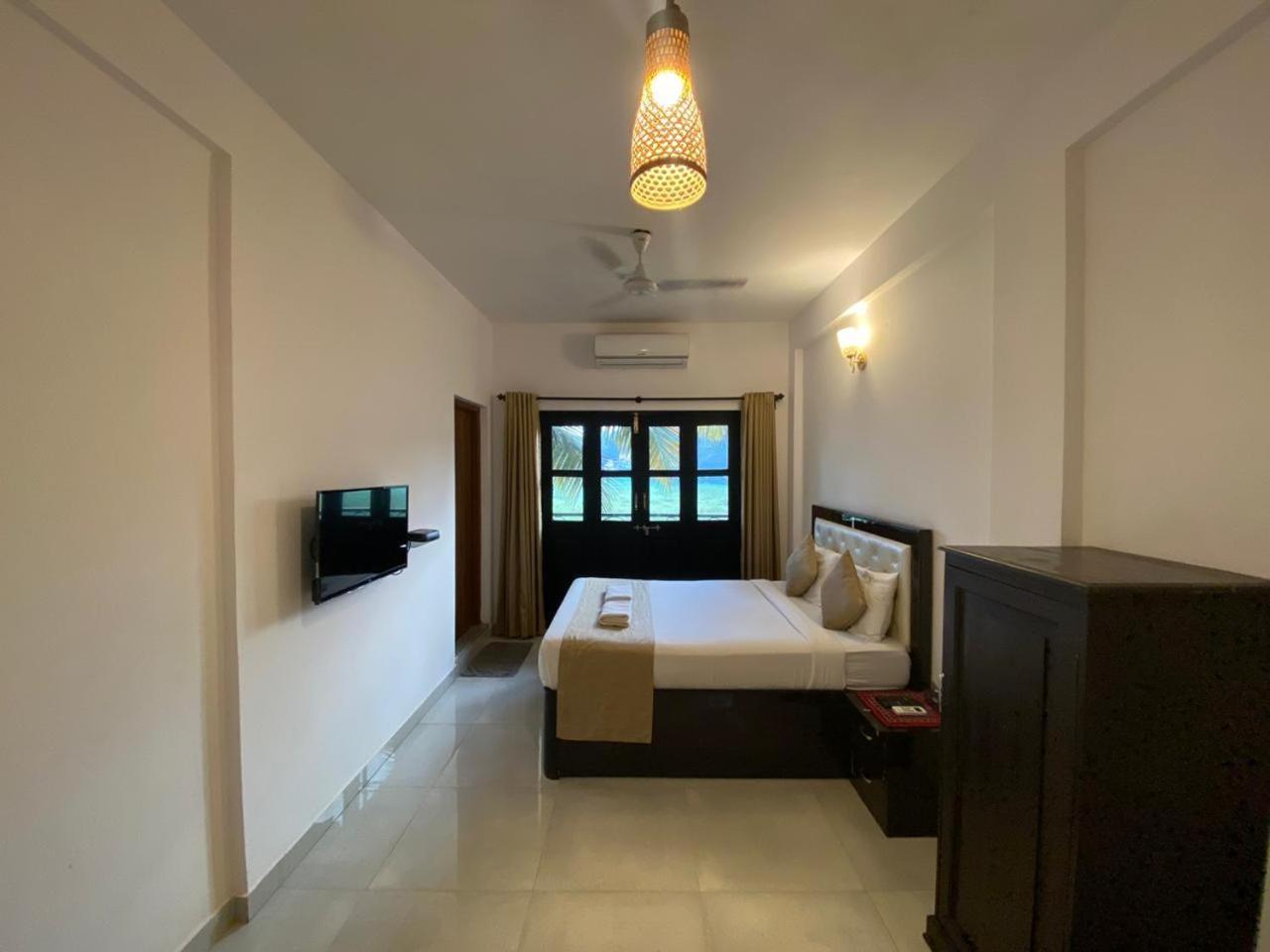 Green Field View Hotel Candolim Exterior photo