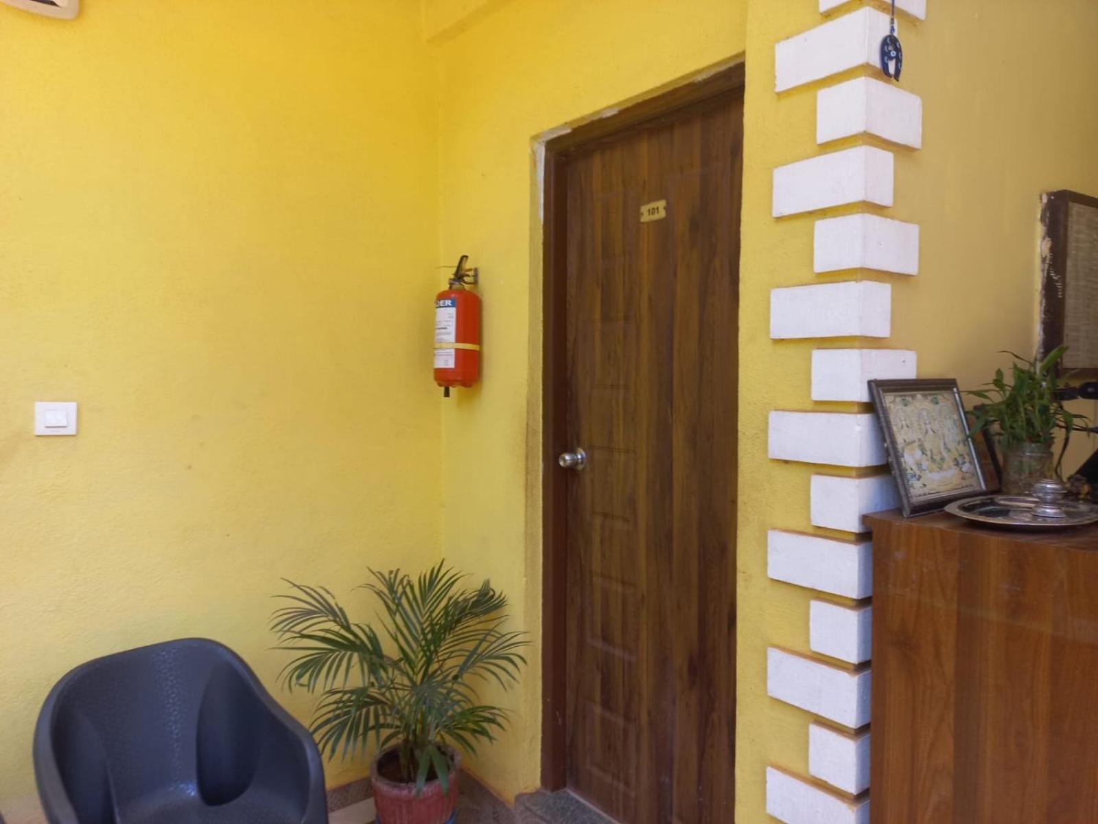 Green Field View Hotel Candolim Exterior photo