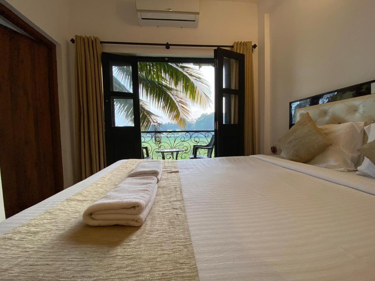 Green Field View Hotel Candolim Exterior photo